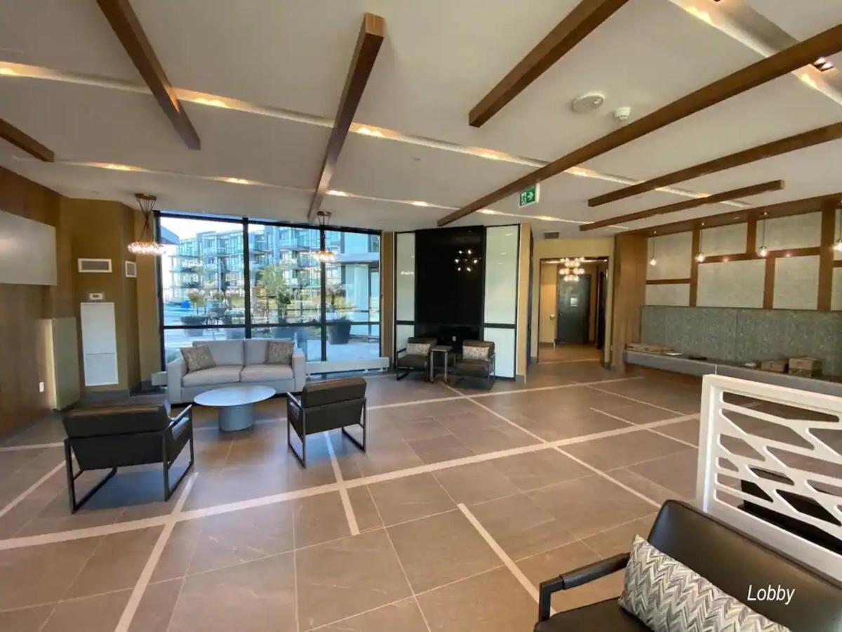Pet Friendly Condos At Friday Harbour Innisfil ภายนอก รูปภาพ