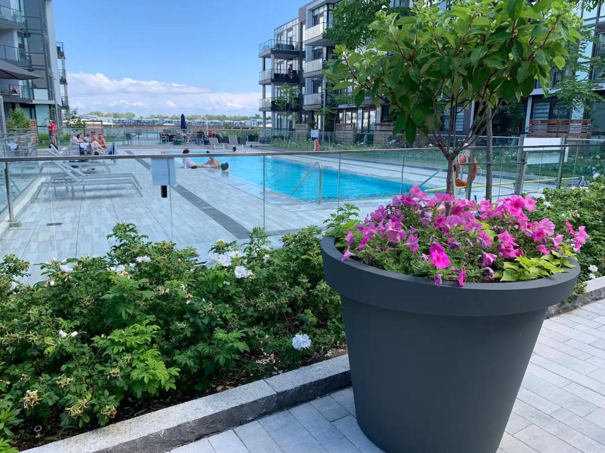 Pet Friendly Condos At Friday Harbour Innisfil ภายนอก รูปภาพ