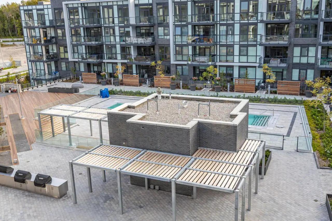 Pet Friendly Condos At Friday Harbour Innisfil ภายนอก รูปภาพ