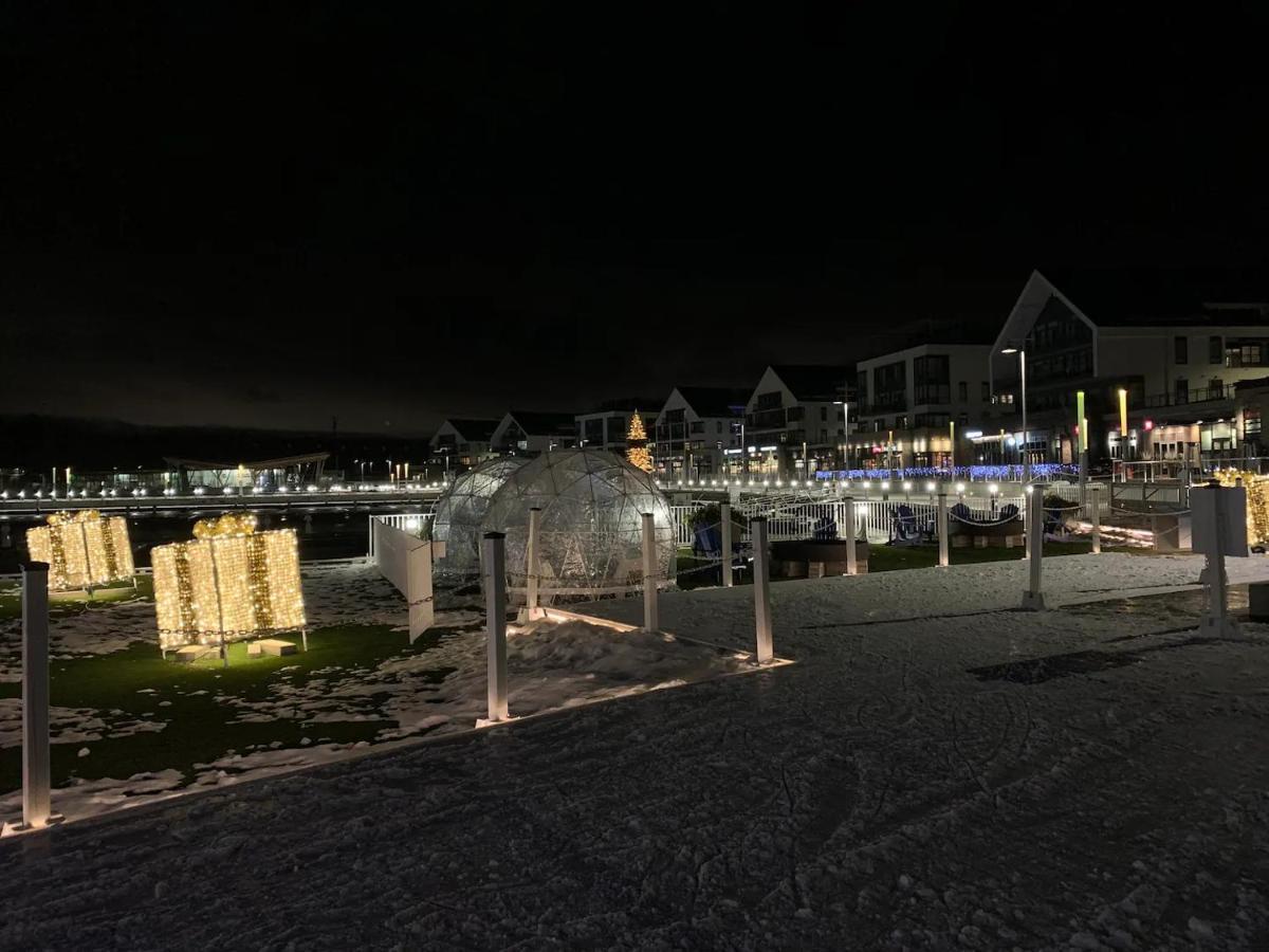 Pet Friendly Condos At Friday Harbour Innisfil ภายนอก รูปภาพ