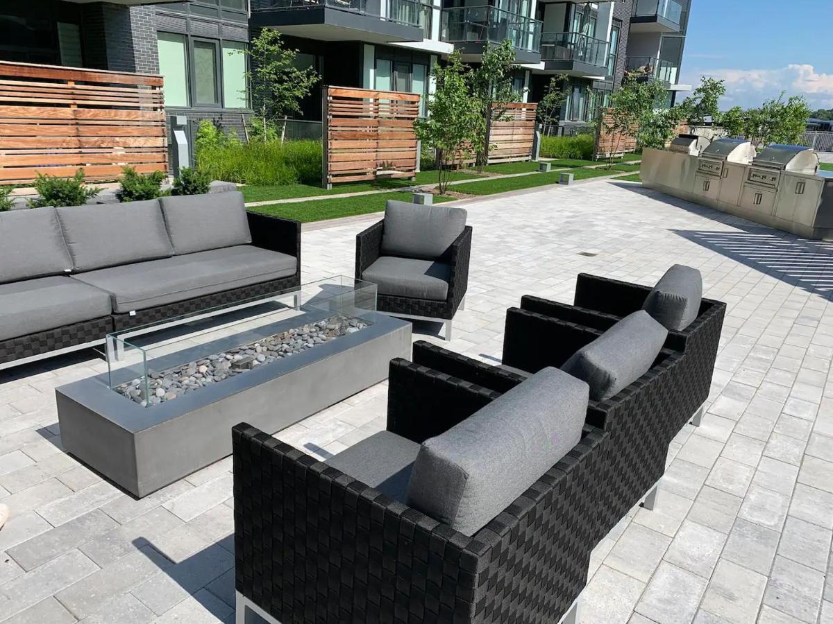 Pet Friendly Condos At Friday Harbour Innisfil ภายนอก รูปภาพ