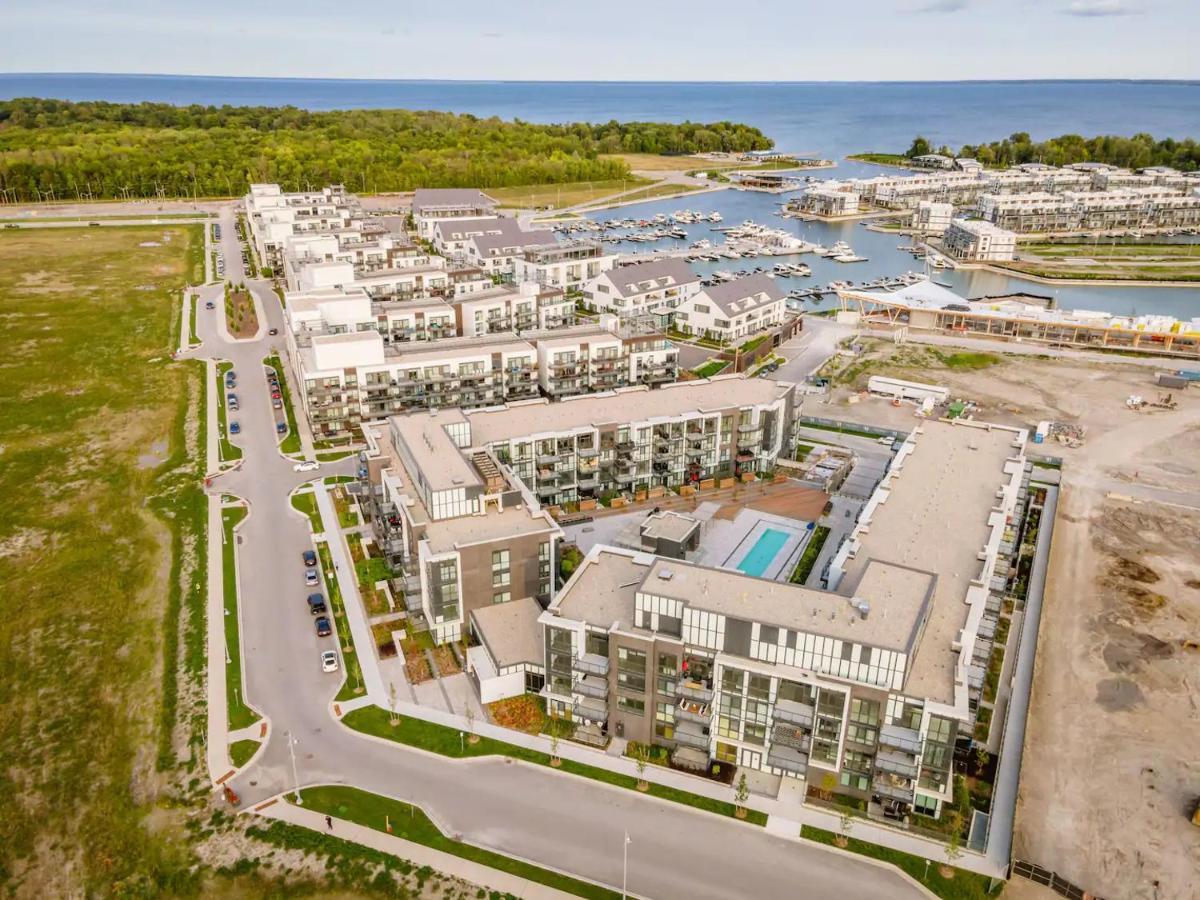 Pet Friendly Condos At Friday Harbour Innisfil ภายนอก รูปภาพ