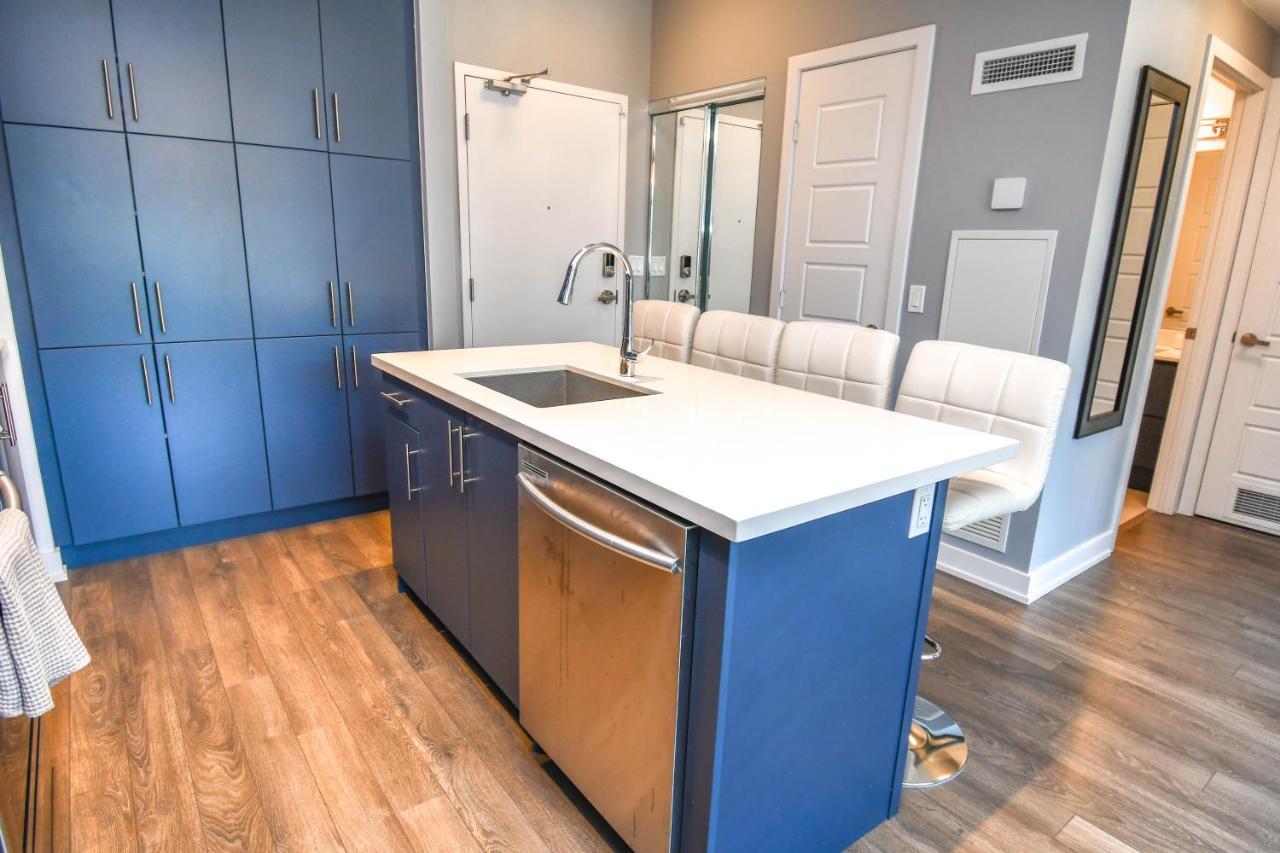 Pet Friendly Condos At Friday Harbour Innisfil ภายนอก รูปภาพ