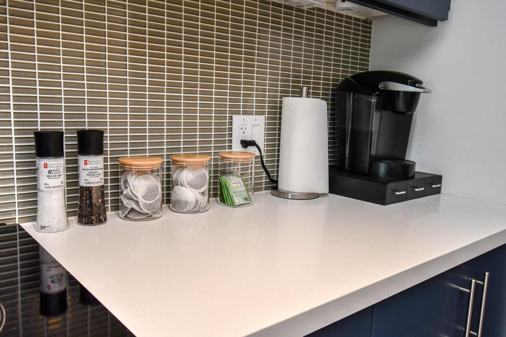 Pet Friendly Condos At Friday Harbour Innisfil ภายนอก รูปภาพ